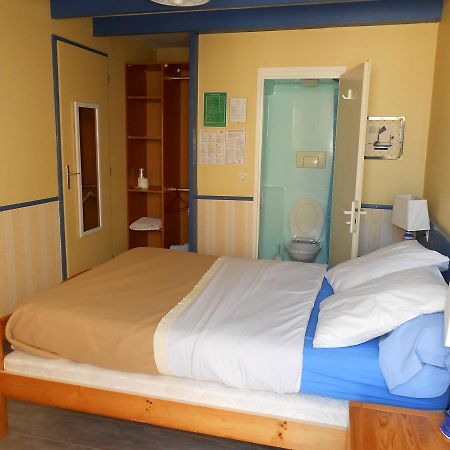 רושפור Hotel Le Cargo מראה חיצוני תמונה