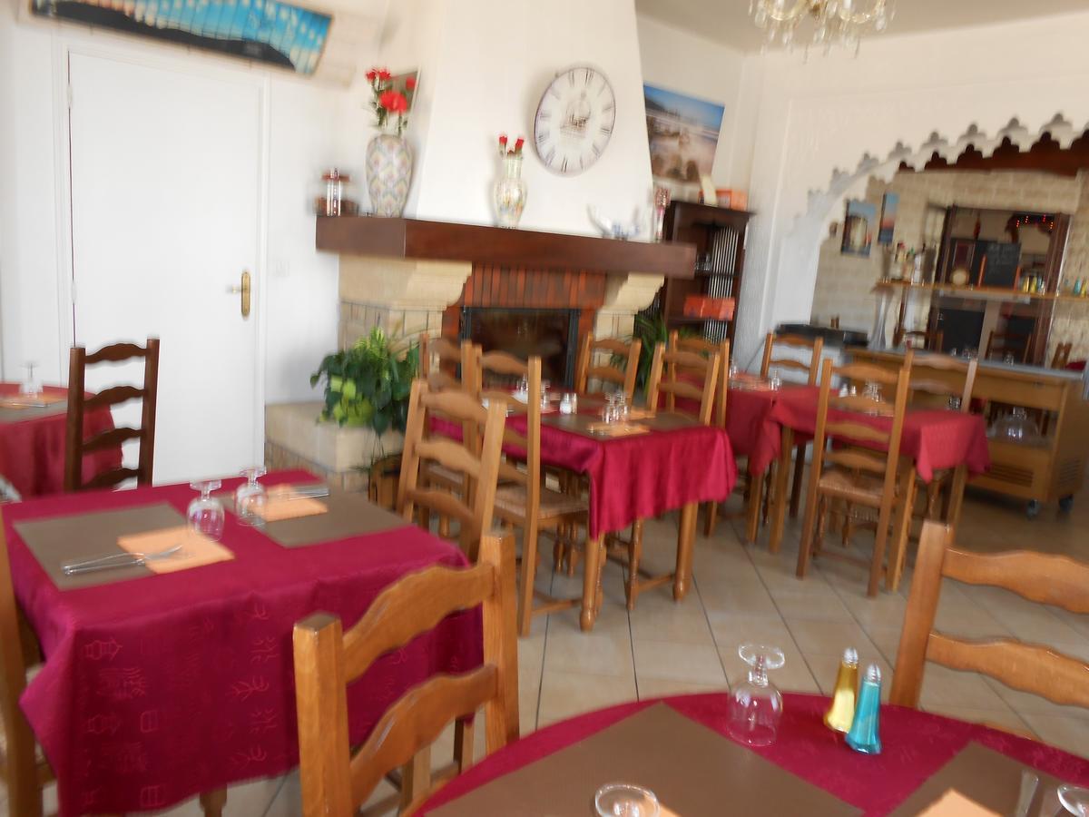 רושפור Hotel Le Cargo מראה חיצוני תמונה