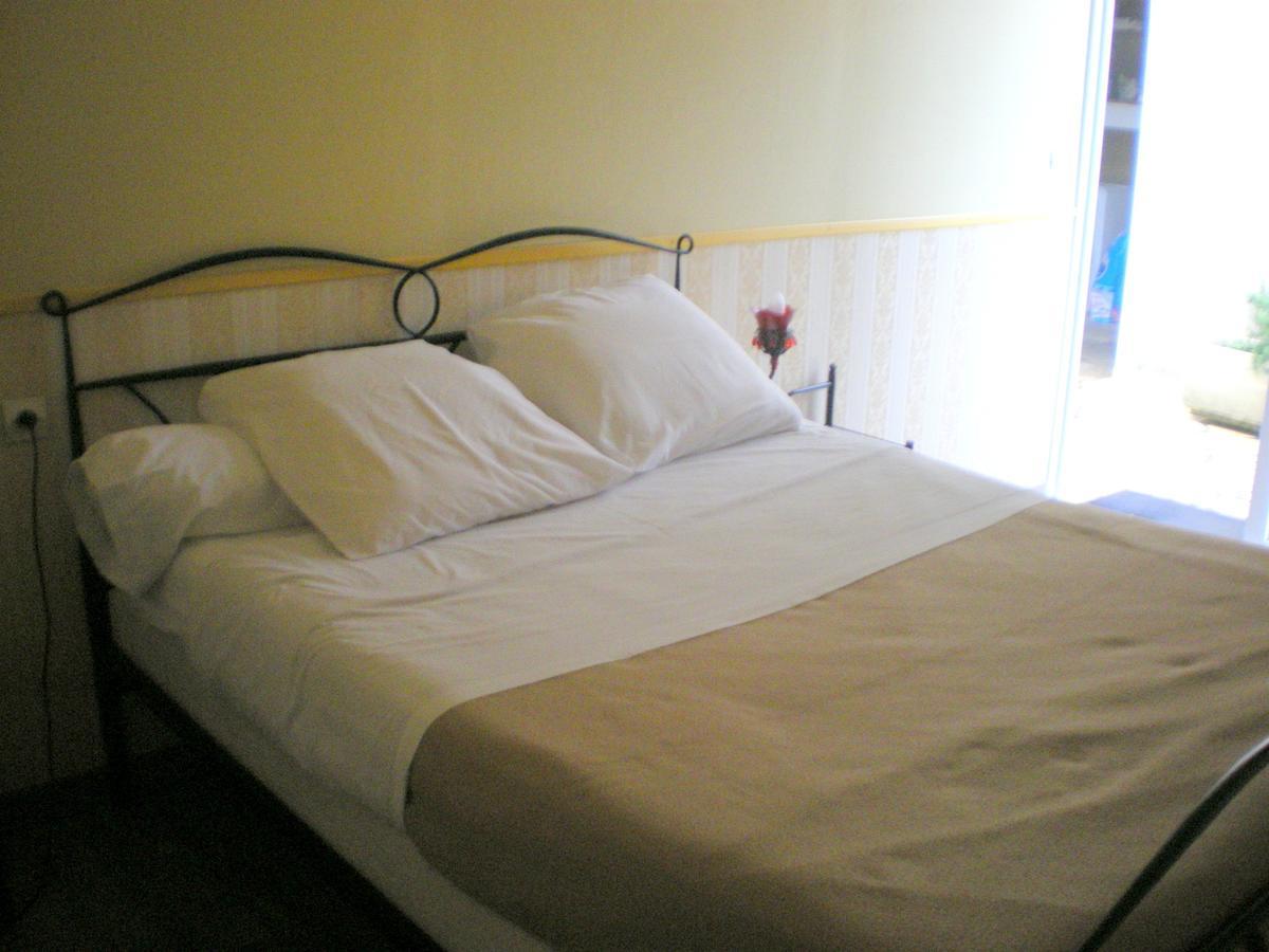 רושפור Hotel Le Cargo מראה חיצוני תמונה