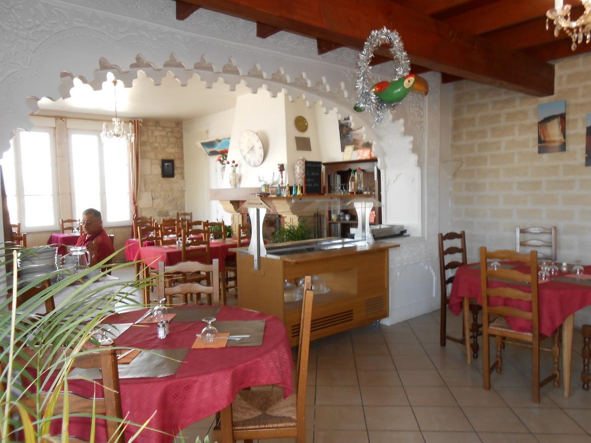 רושפור Hotel Le Cargo מראה חיצוני תמונה